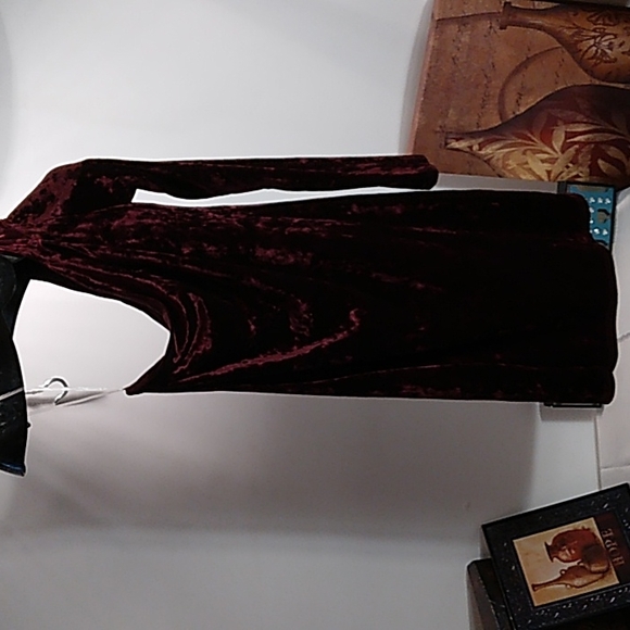 C.R - Picture 1 of 4